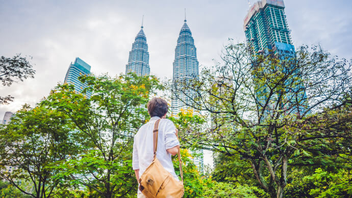 Zero1 - Roam in Malaysia with 10GB for S$30. Valid for 30 days.